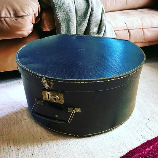 Antique hatbox from the 1920s