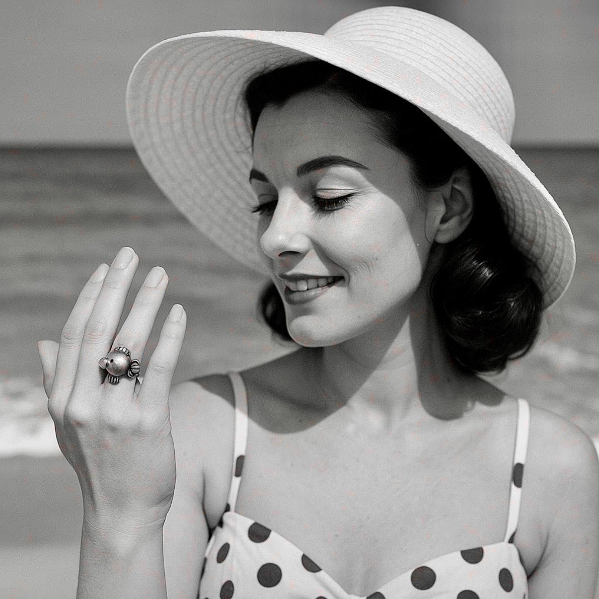 Anello in argento artigianale anni ‘60 con pesciolino