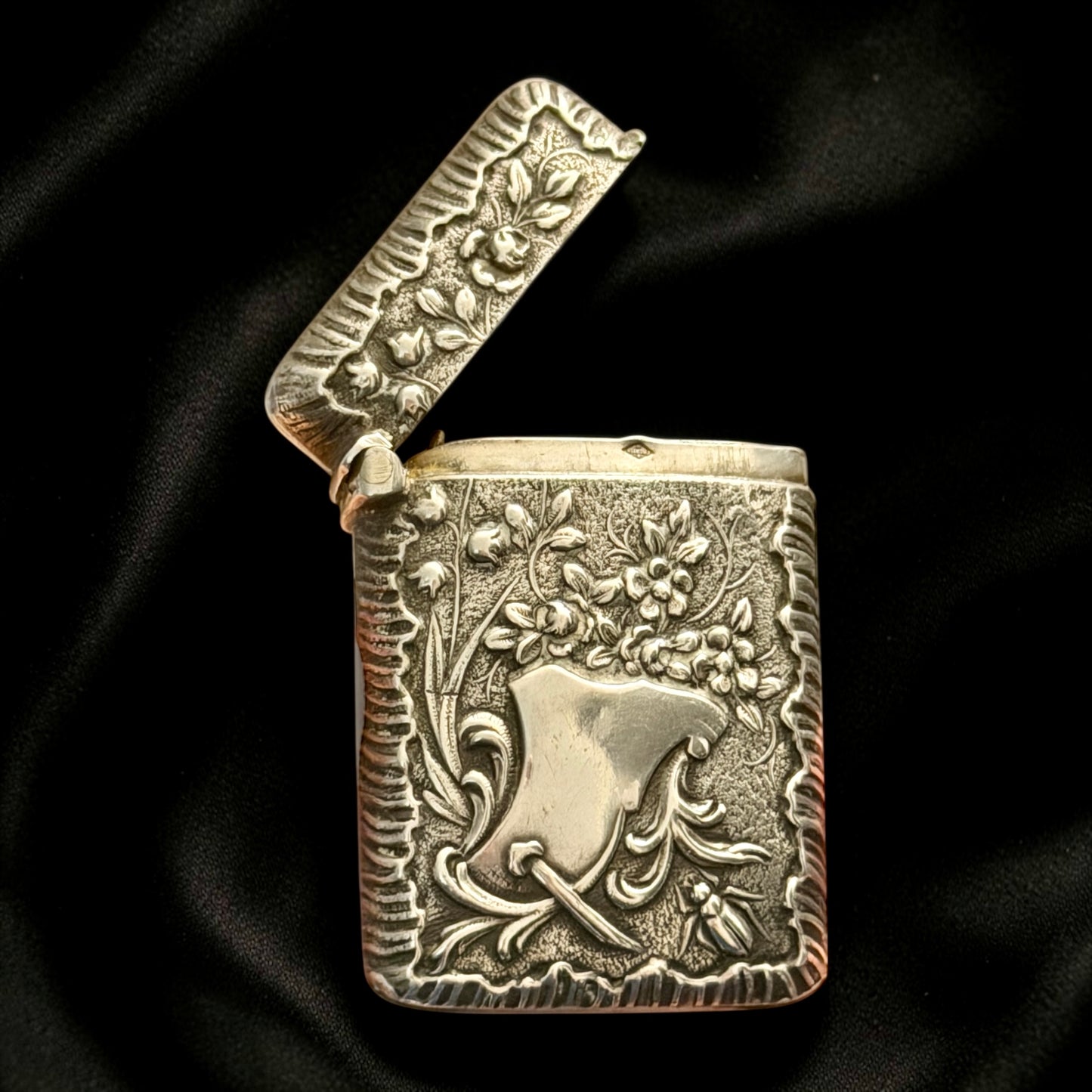 Vesta case in argento massiccio francese, cesello finissimo liberty fine ‘800