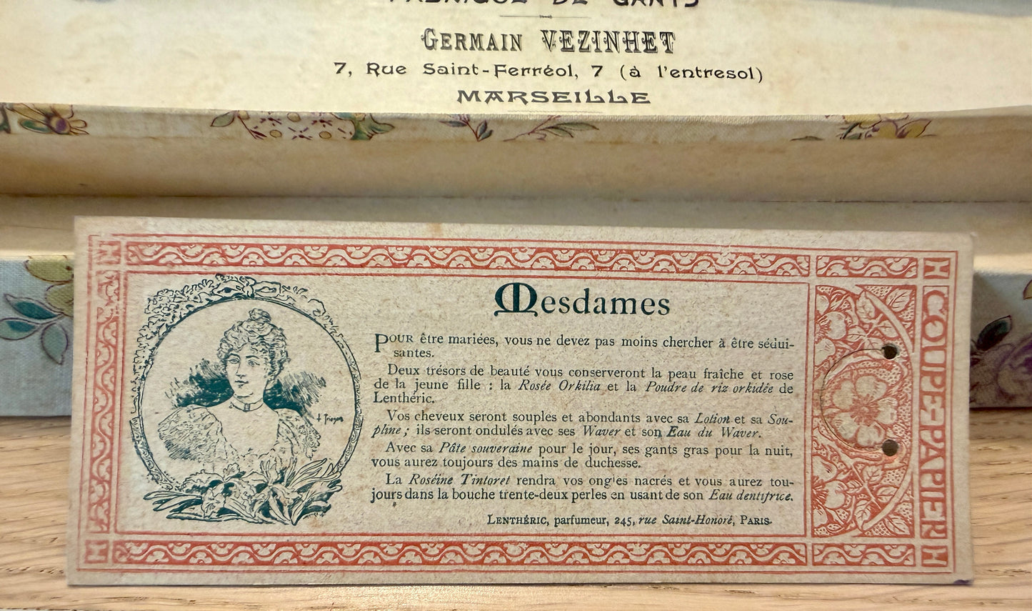 Guanti da sera in pelle sopra gomito mai usati in confezione originale fine ‘800 con cartellino