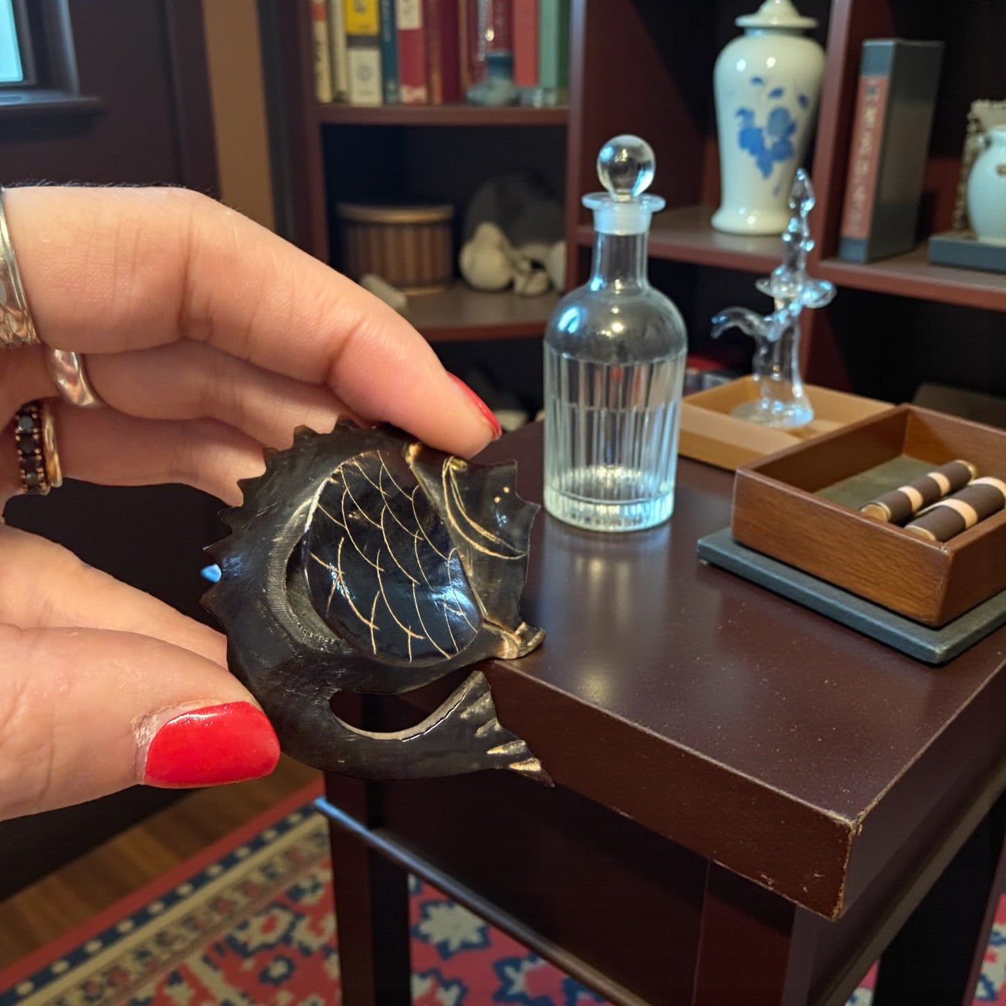 Tabacchiera in corno a guisa di pesce, creazione artigianale prima metà / metà scorso secolo