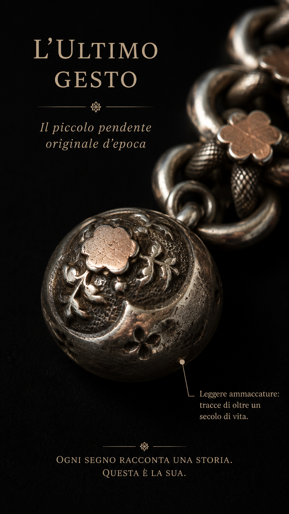 Antica catena da panciotto in argento massiccio con inserti dorati a stella e breloque, fine ‘800