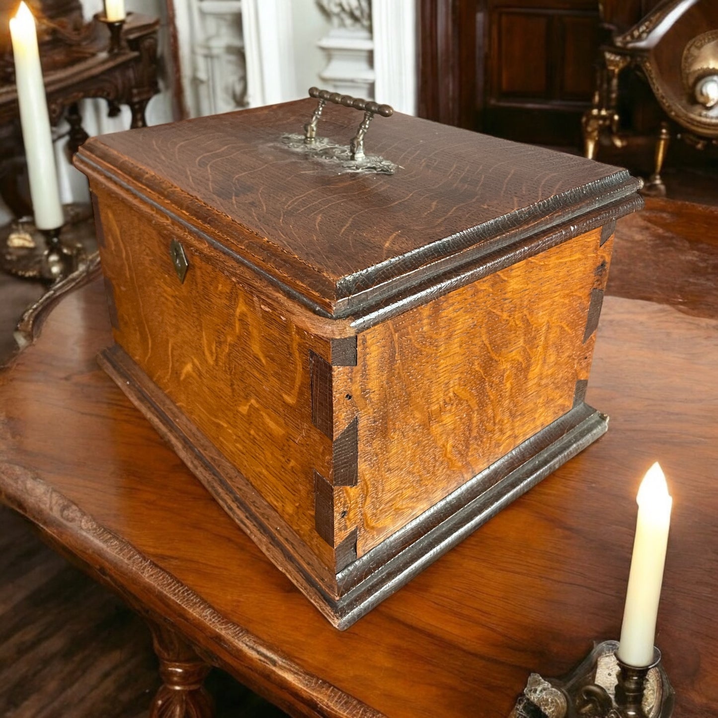 Antica cassetta con maniglia in rovere anni ‘30