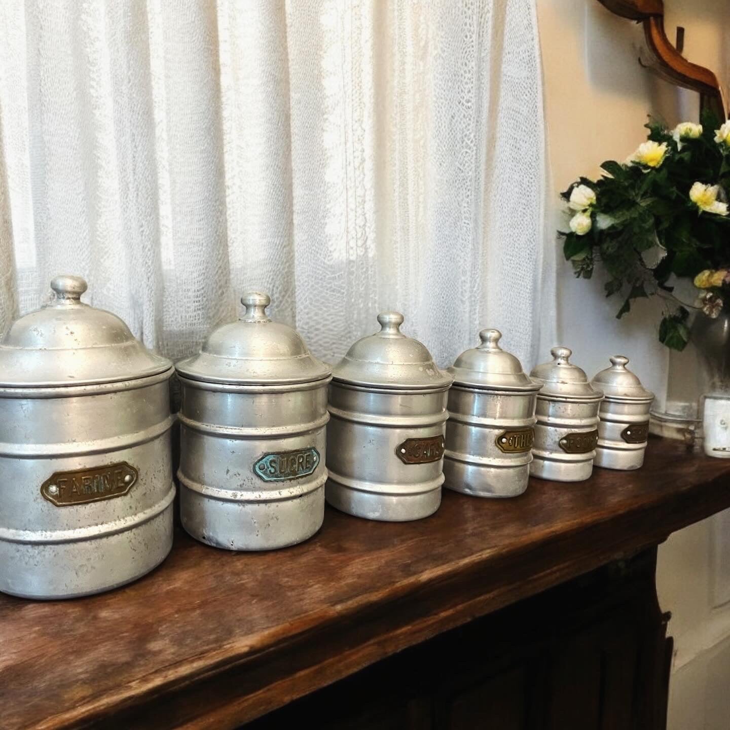 Set of 6 Provencal kitchen jars