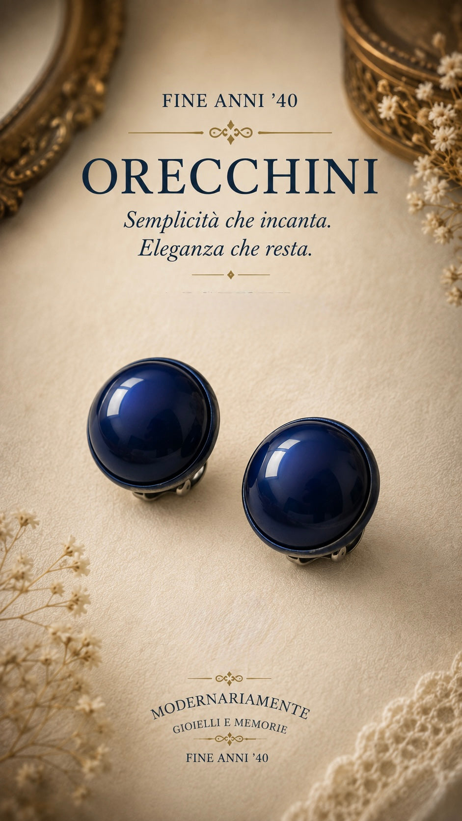 Splendida parure di fine anni ‘40 primi ‘50 in vetro pressato blu notte, collana in perle degradé ovalizzate e orecchini clip