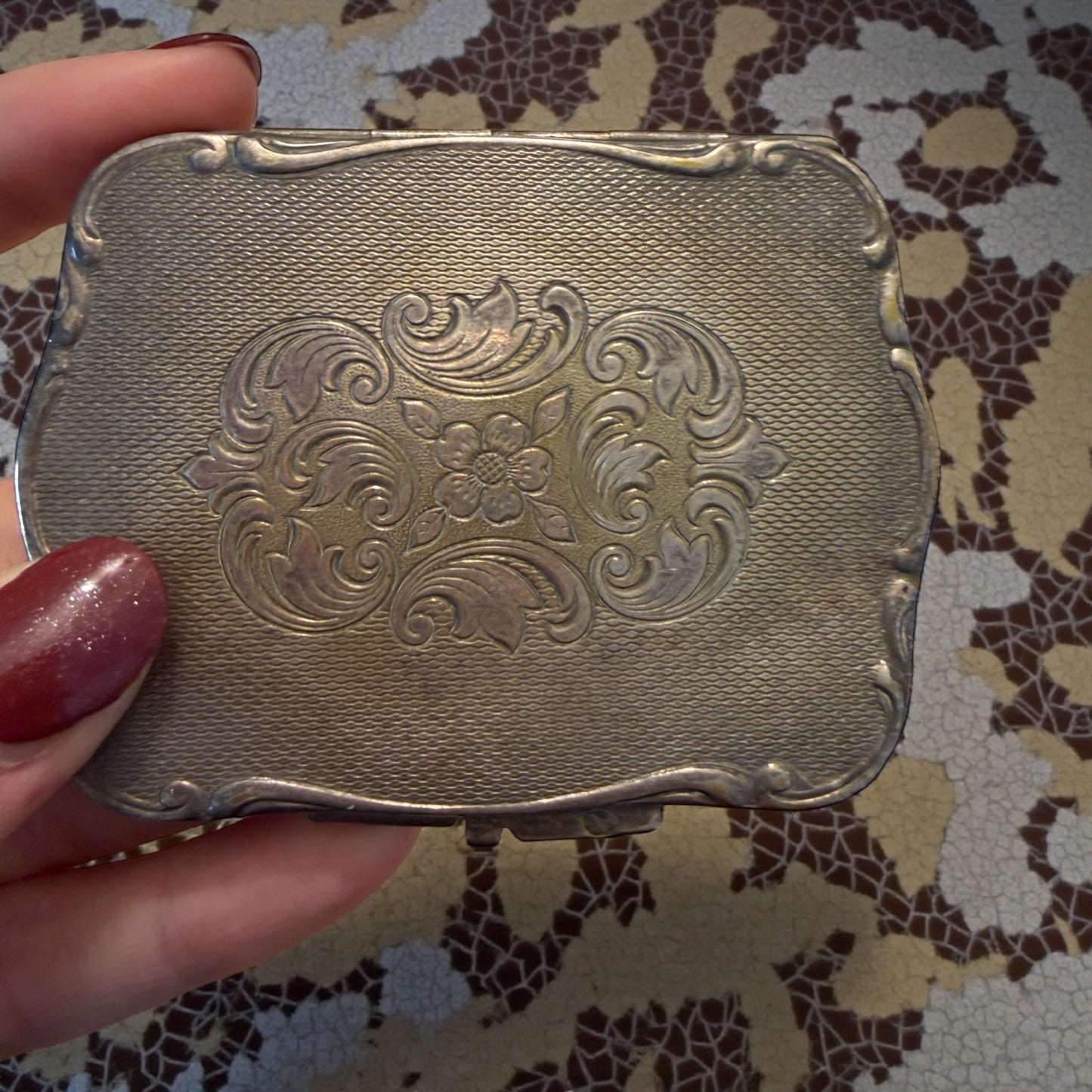 Antico porta cipria placcato argento con piumino d’epoca