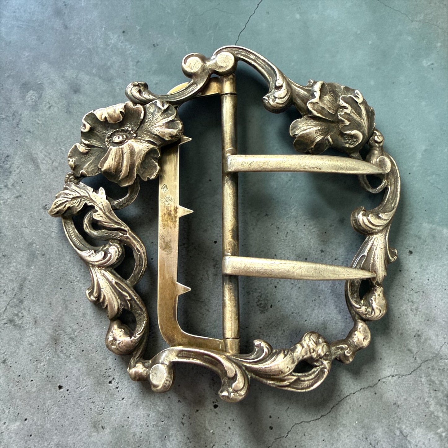 Fibbia esclusiva Art Nouveau in argento massiccio francese, pezzo raro