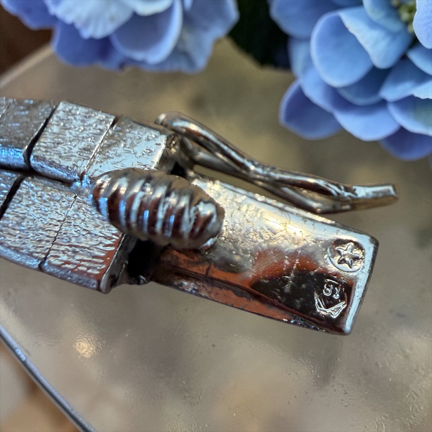 Bracciale argento anni ‘60 maglia semi rigidida con centrale azzurro profondo e zirconi