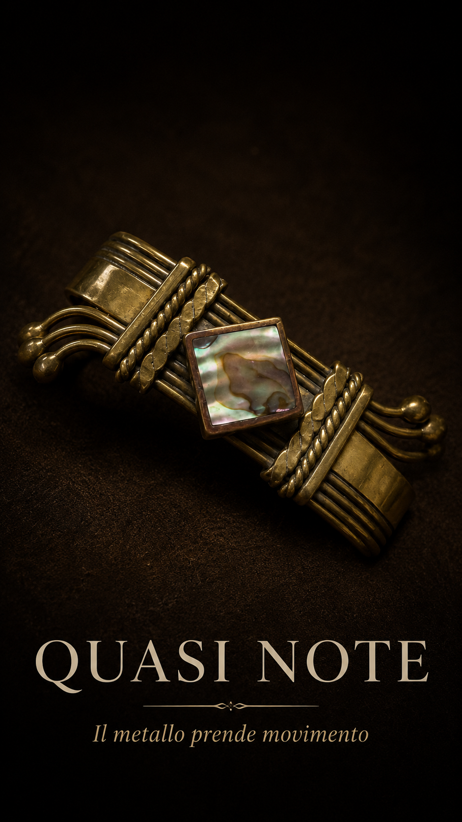 Stupendo bracciale in lega di rame e ottone con design modernista e cabochon quadrato di abalone madreperla