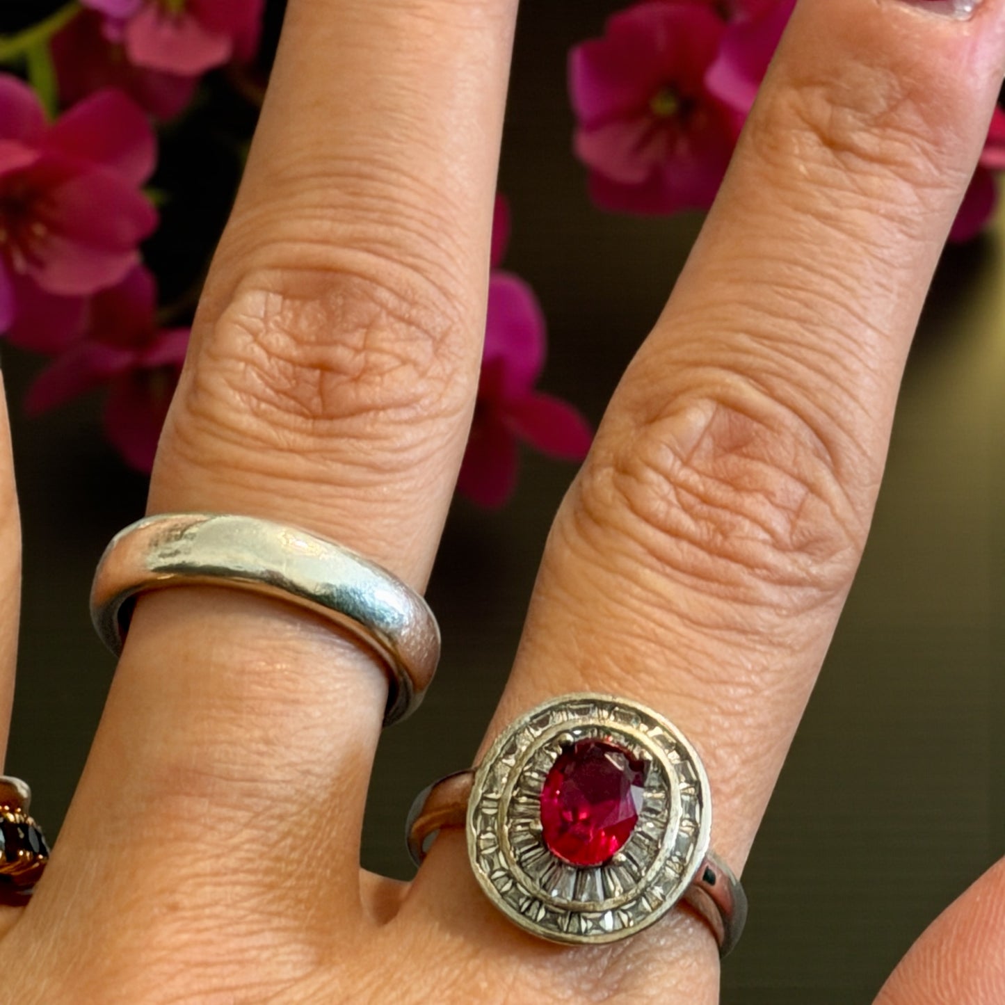 Anello argento anni ‘70 con spinello color Gertrude Jekyll