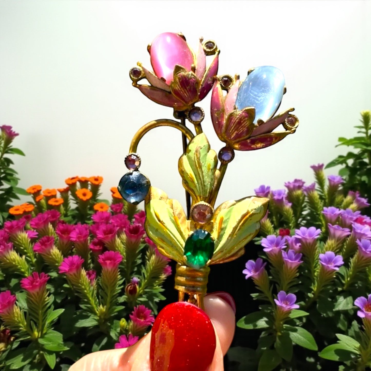 Antica spilla, cecoslovacca, bouquet di fiori anni ‘40