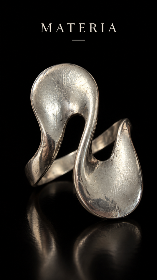 Anello modernista in argento anni ‘70 ad onda