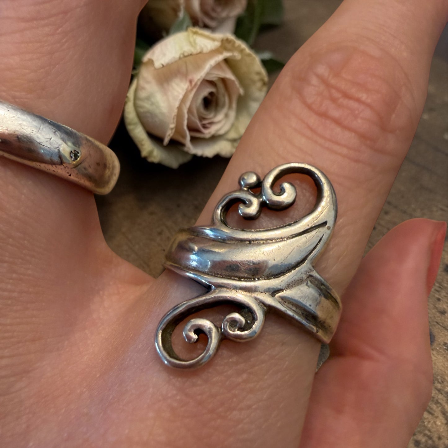 Anello in argento 925 con volute