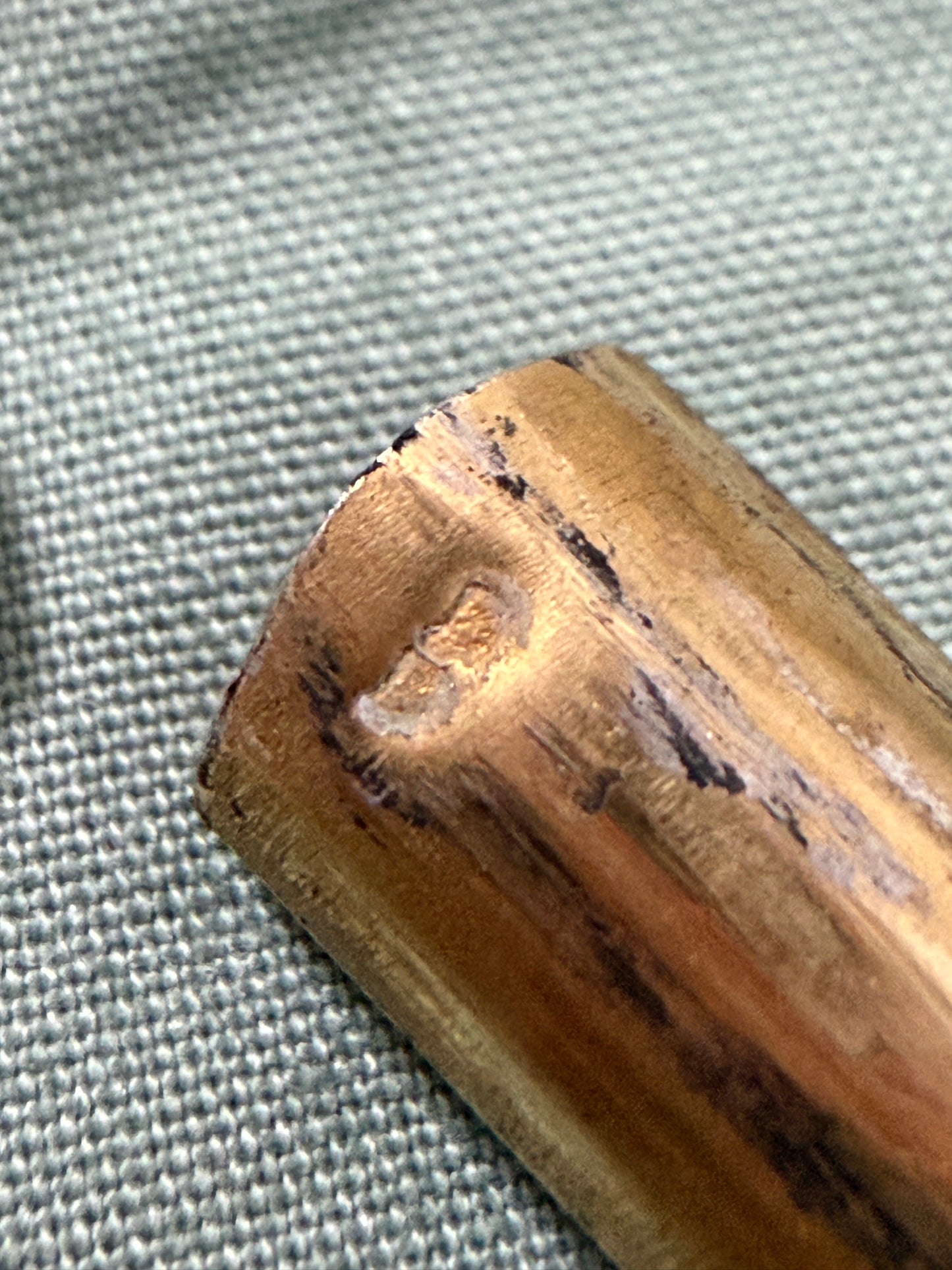 Needle case porta aghi in argento con motivi a nodo e a stelo, Art Nouveau puro