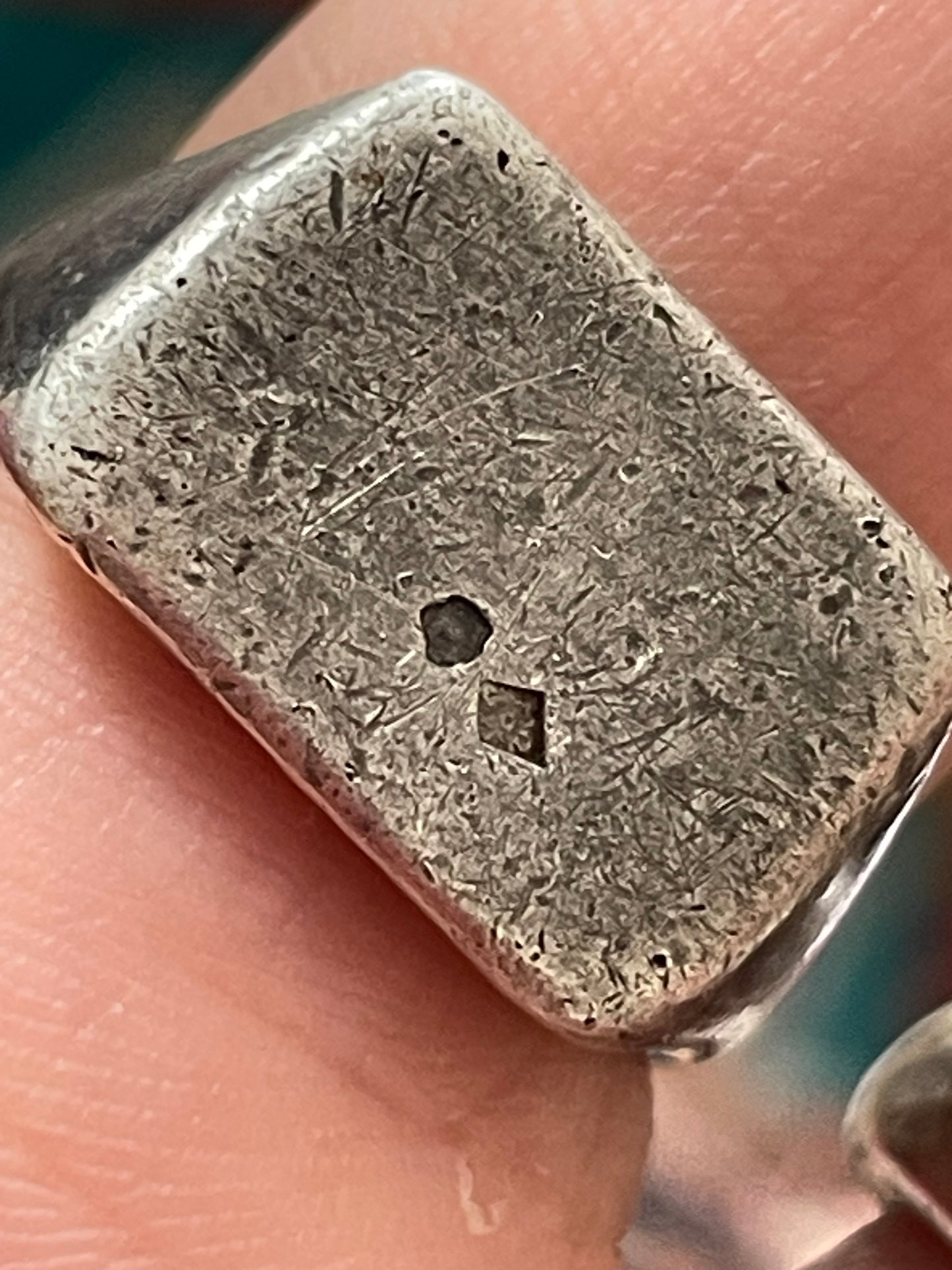 Anello di design in argento massiccio anni ‘70, prob. Calcedonio