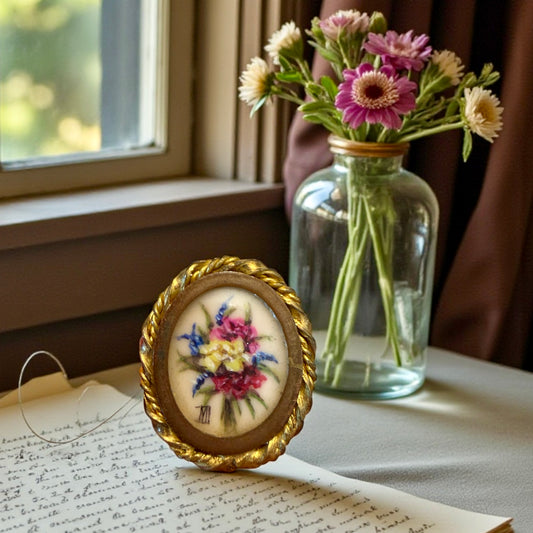 Antico gioiello ferma foulard / spilla con miniatura firmata dietro vetro, primo ‘900