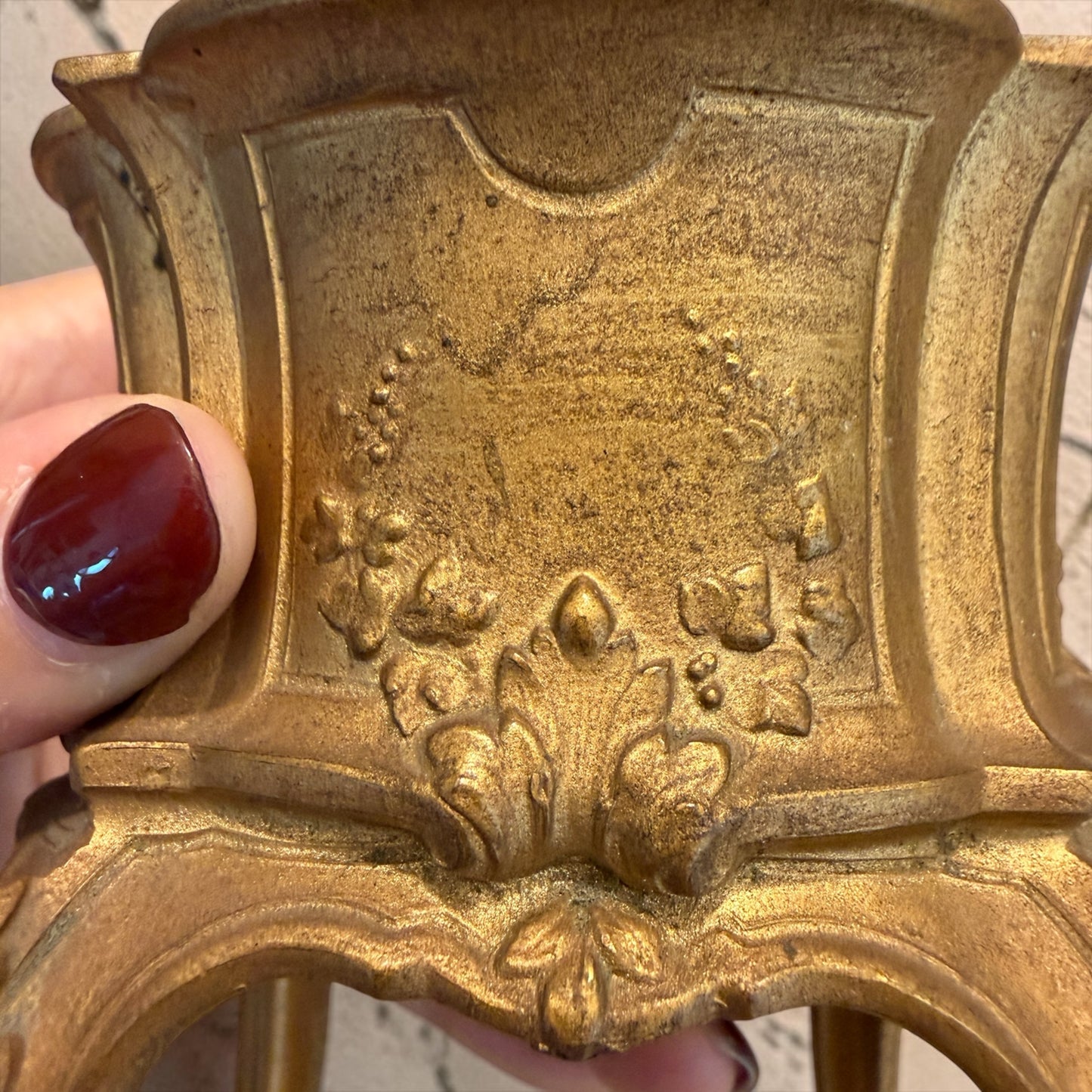 Scrigno porta gioielli francese a guisa di mobile da boudoir con interno in raso di seta