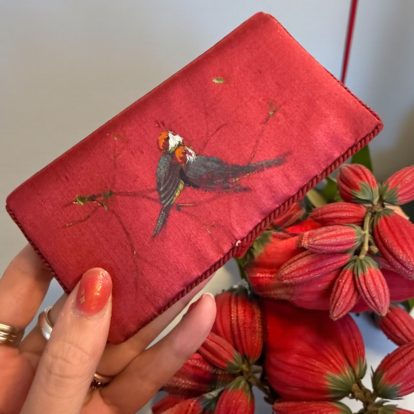 Porta aghi needle case in seta dipinta a mano, fine ‘800, astuccio con cartonato originale interno