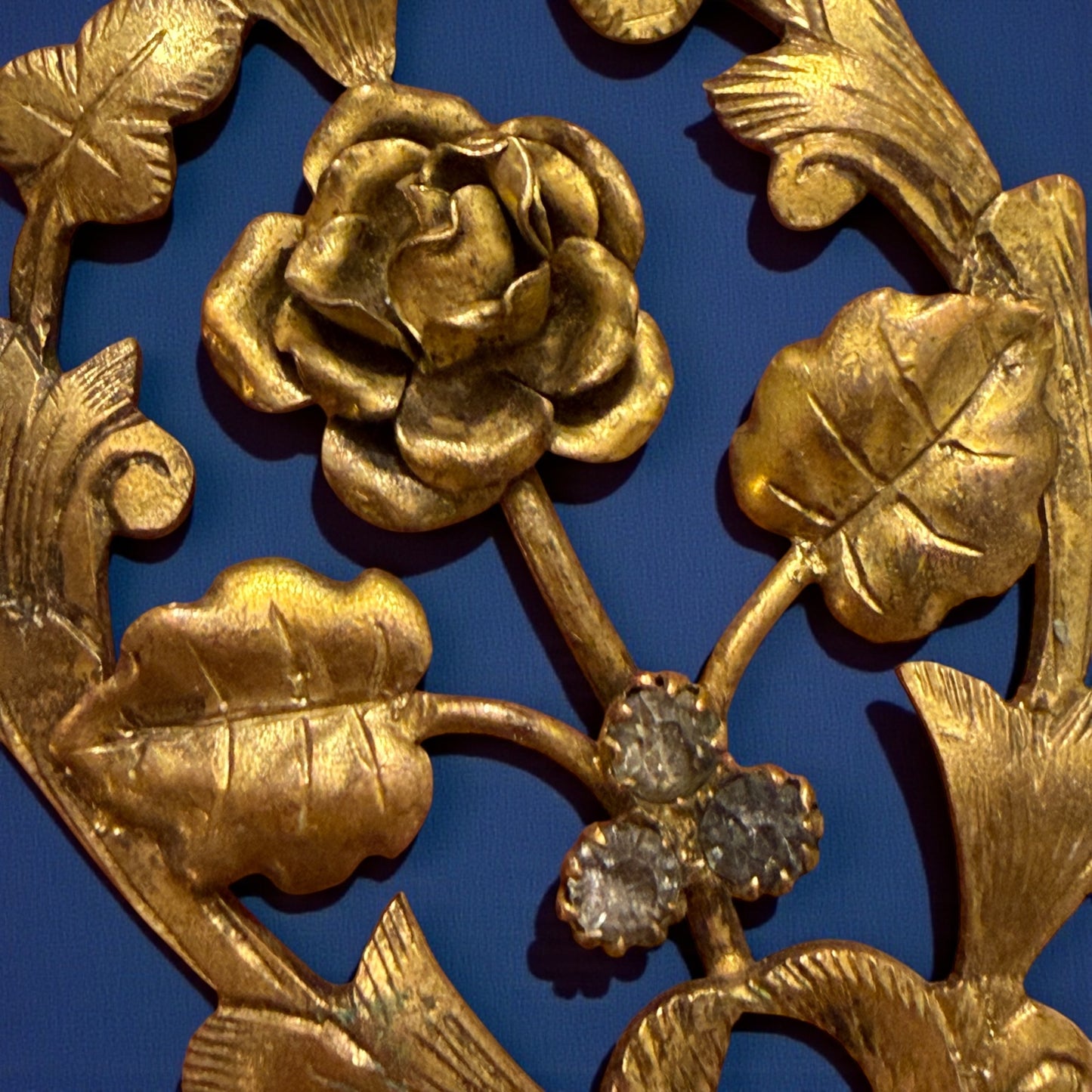 Pendente gioiello antico tardo ‘800 con rosa e vetri tagliati a brillante, prob princisbecco