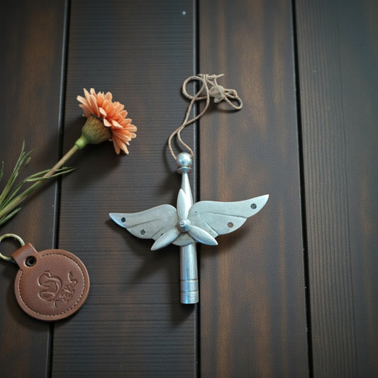 Pendente gioiello tratto da quille militare legata all’aviazione, primo dopoguerra, Francia