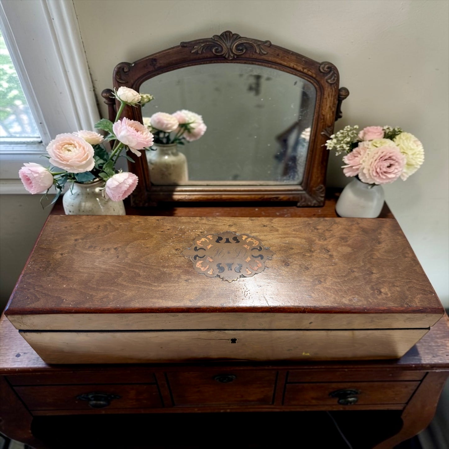 Antico set 1900 guanti lunghi da sera in pelle e scatola porta guanti con monogramma