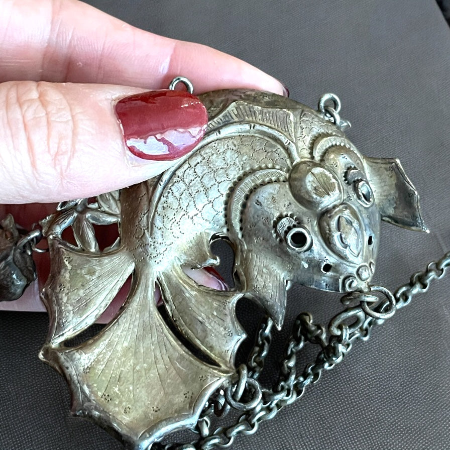 Collana con grande pendente a pesce, cultura Miao, Cina, anni ‘40 - ‘50