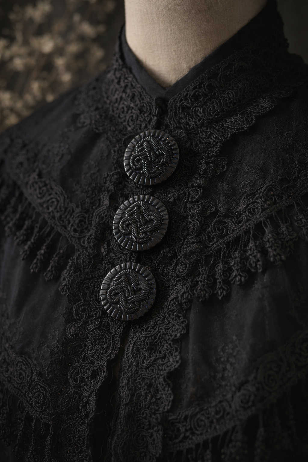 Tris bottoni gioiello in french jet fine 800 primo 900