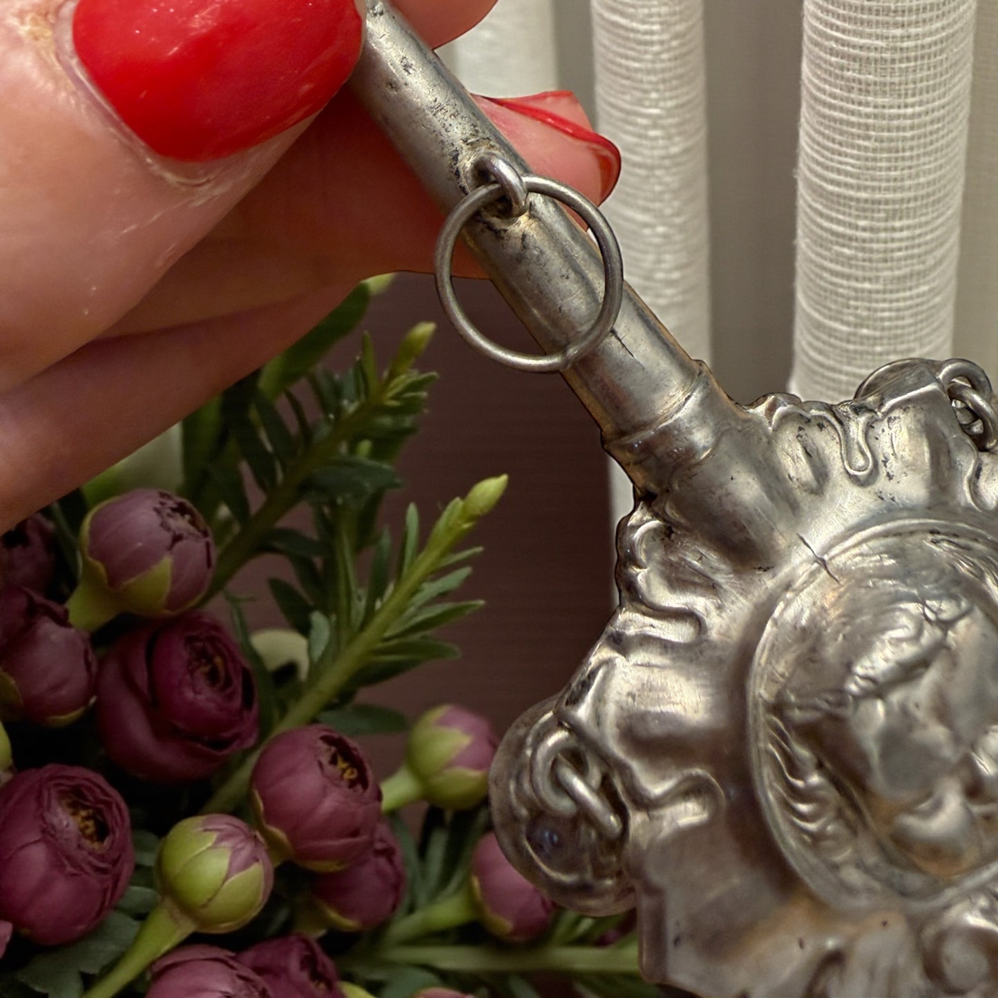 Amuleto/gioco da culla in argento con sonagli, seconda metà ‘800, molto raro