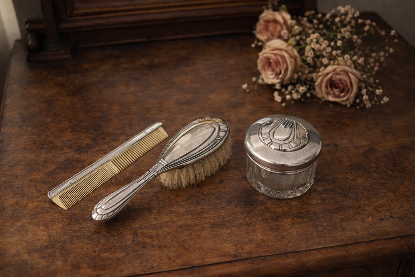 Set completo da toeletta anni ‘30, argento & placcato argento, in custodia d’epoca