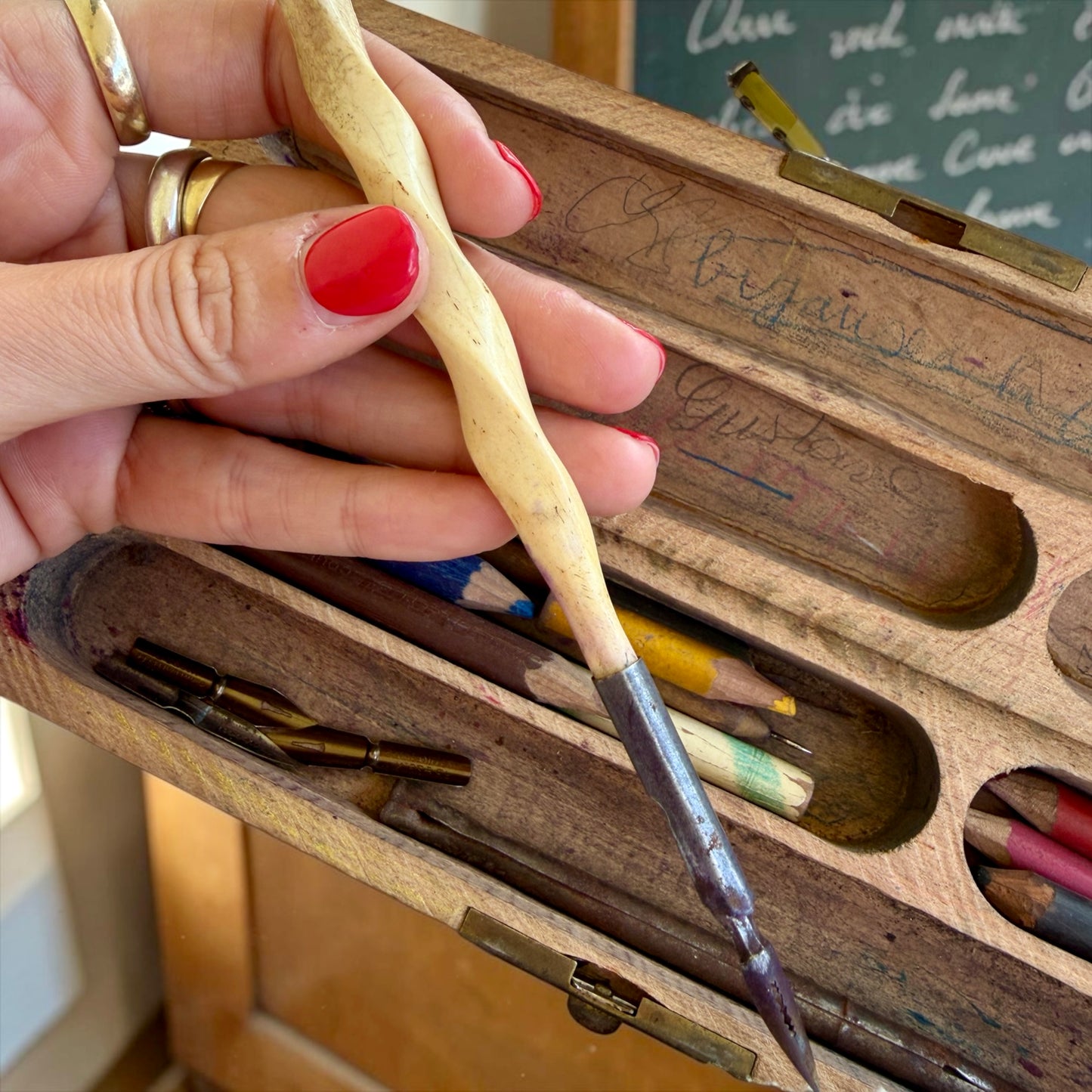Antico plumier astuccio da scolaro i Gustave, primo ‘900 con utensili e porta pennino in osso