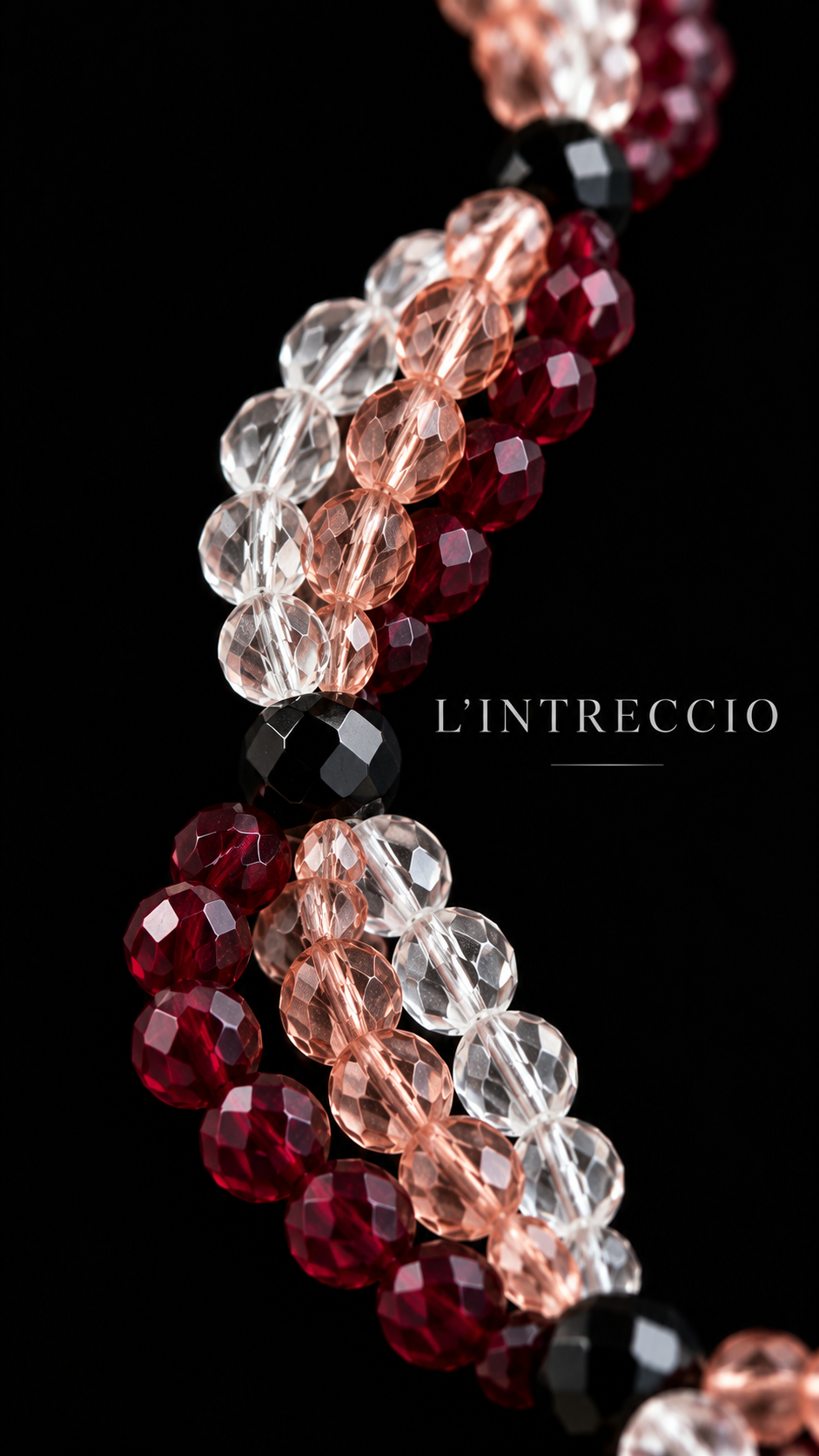 Collana architettonica a tre fili di perle di vetro sfaccettato rosa, rosso granato e trasparente