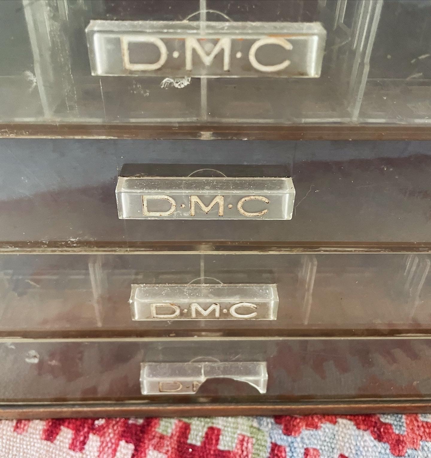 Antica cassettiera merceria DMC