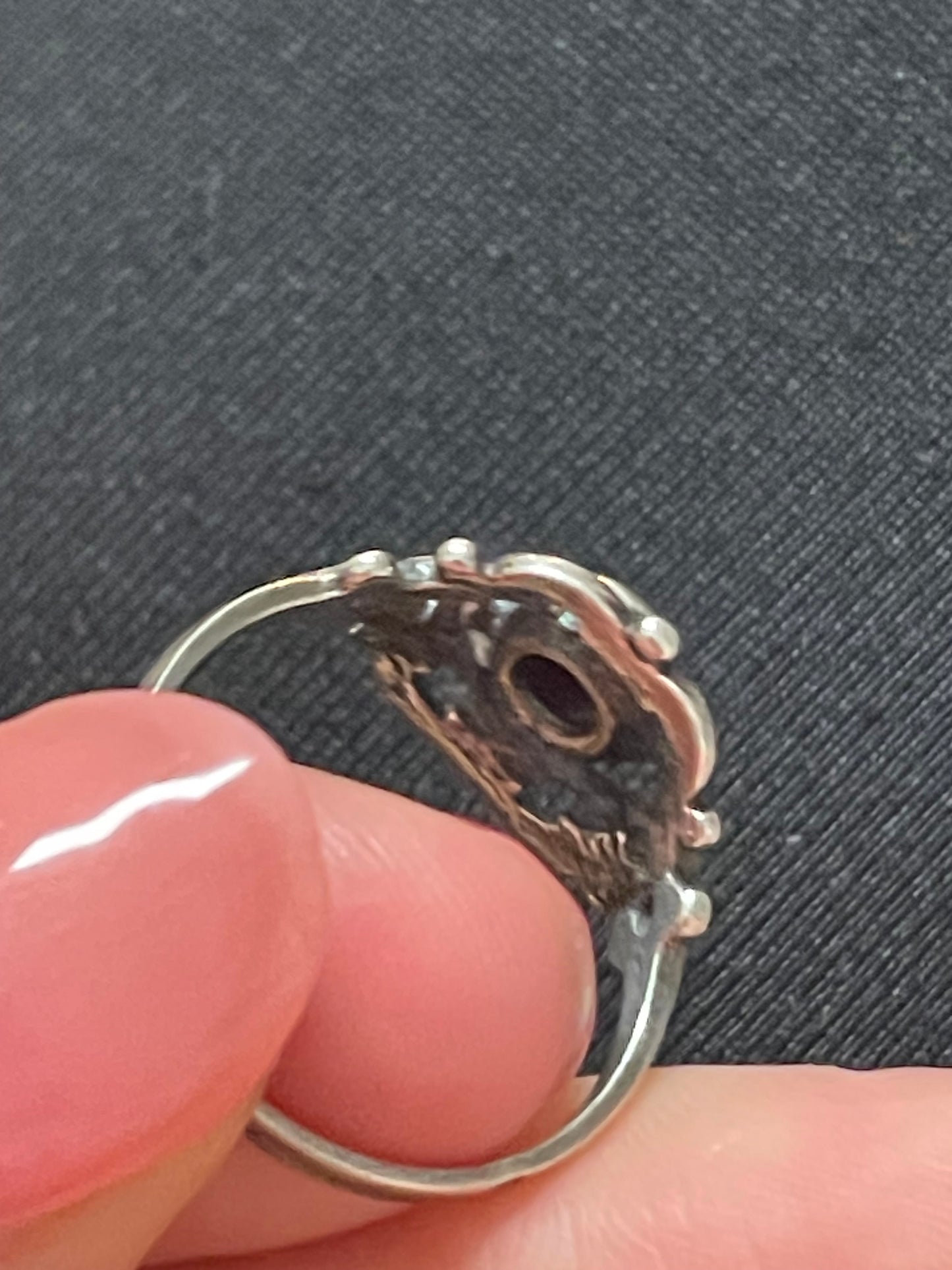 Anello argento 835 e cabochon corallo Mediterraneo, ca anni ‘50, Olanda