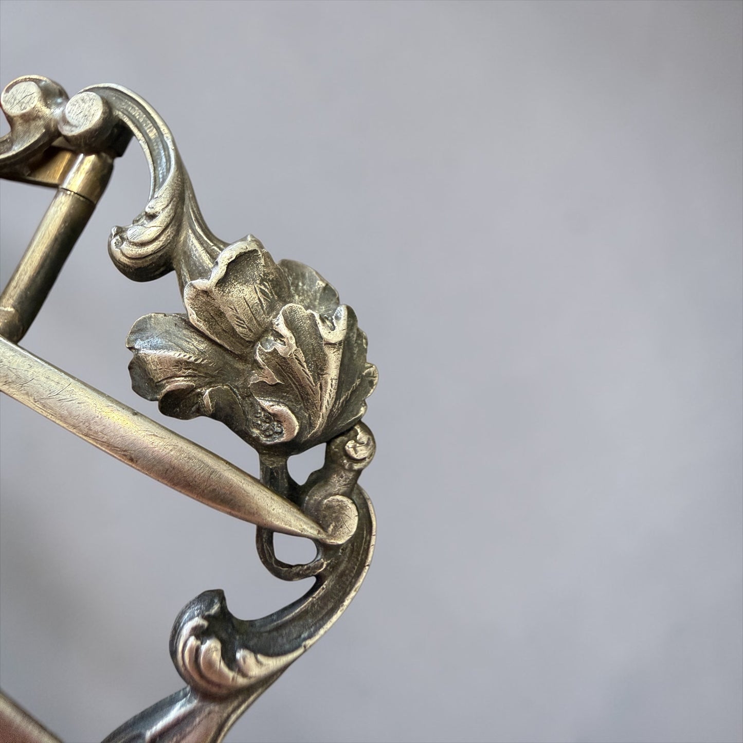 Fibbia esclusiva Art Nouveau in argento massiccio francese, pezzo raro