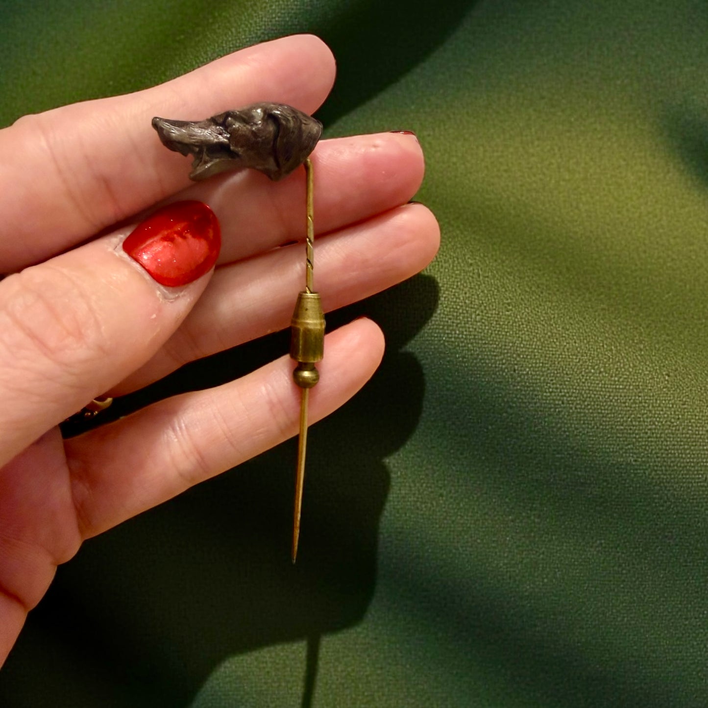 Hatpin antica spilla capolavoro con testa di cane, fine ‘800 primo ‘900