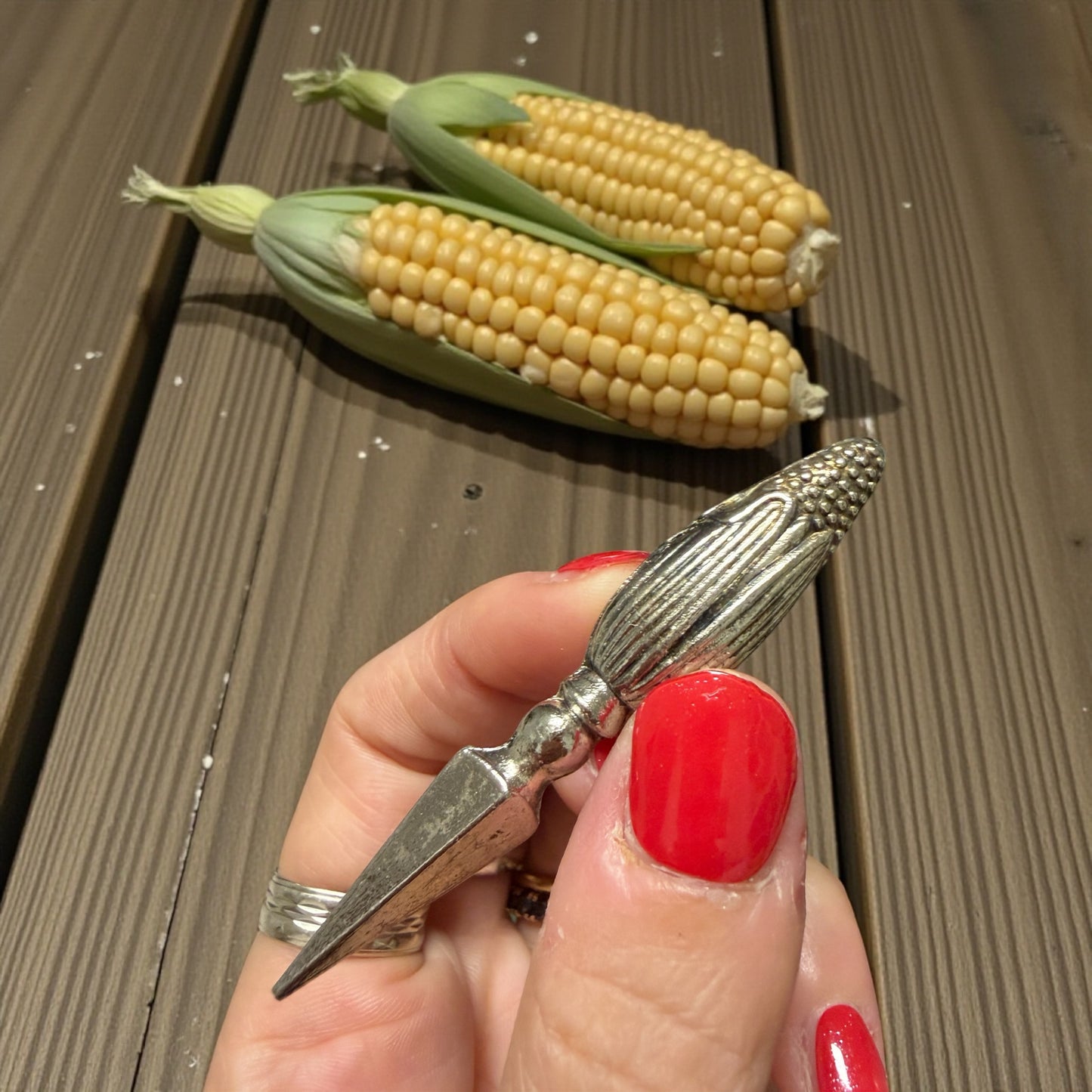 Set di n.4 antichi sgrana mais prima metà ‘900, a guisa di pannocchia, argentati