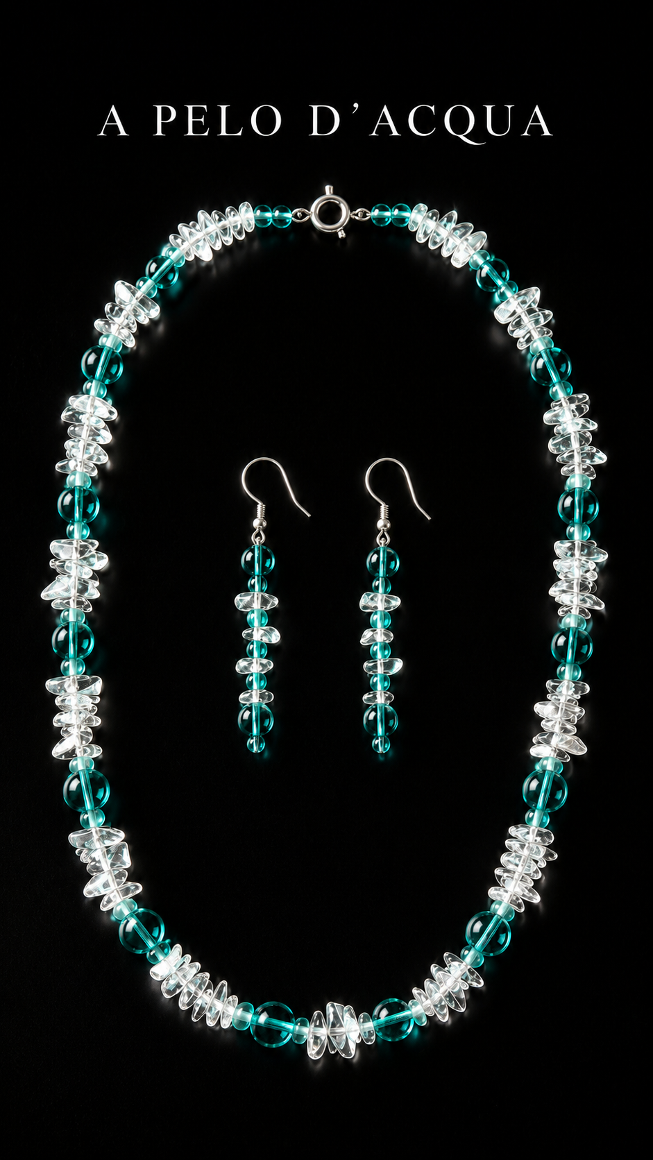 Parure collana e orecchini coordinati in chips di vetro, anni 70-80