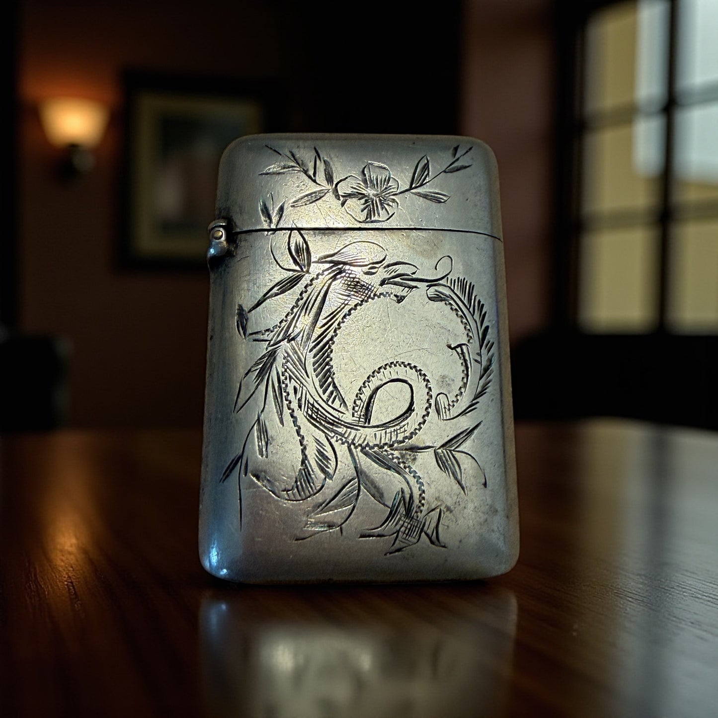 Vesta case giapponista con dragone inciso, 1890-1910