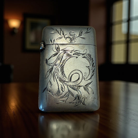 Vesta case giapponista con dragone inciso, 1890-1910