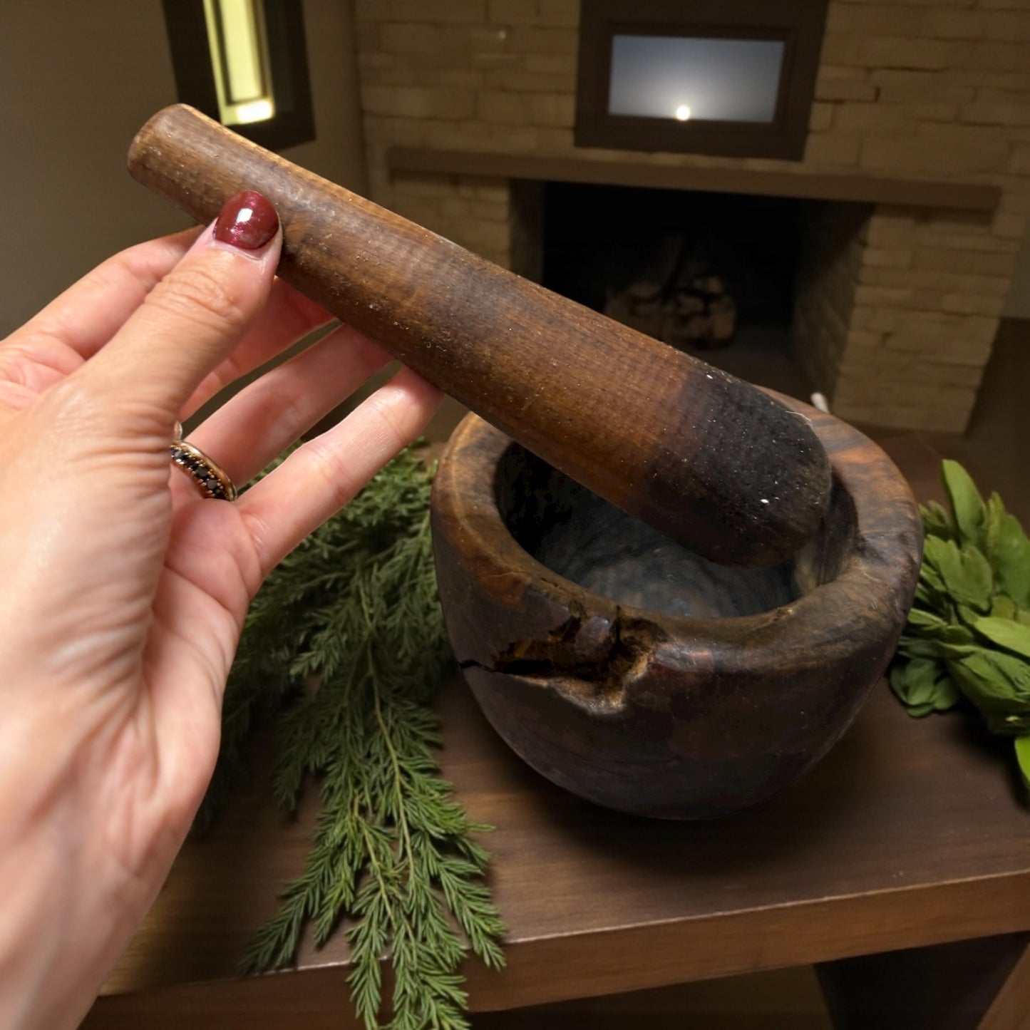 Mortaio e pestello antichi prov. da area alpina franco - italiana