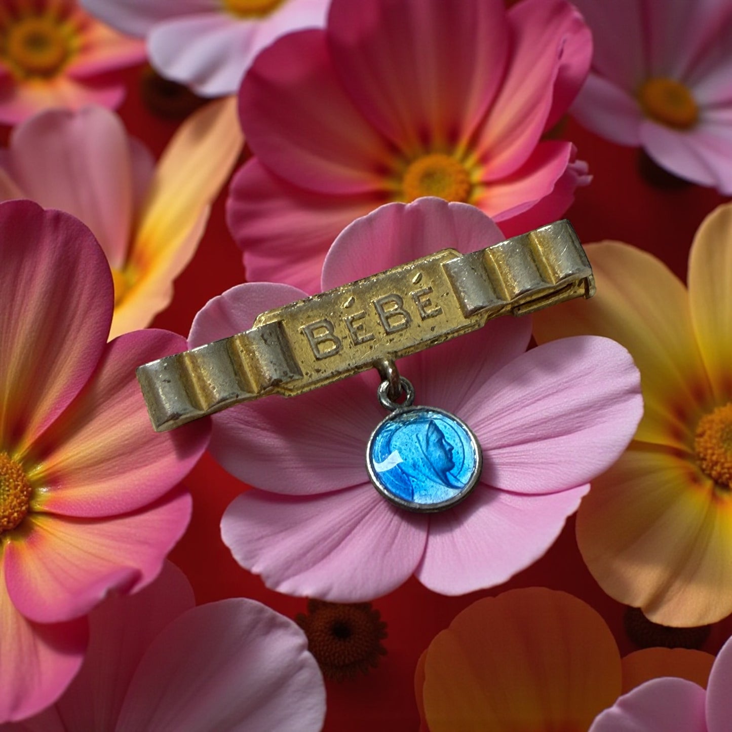 Spilla protettiva da neonato, ar Art déco francese anni ‘20-‘30 con medaglietta della Vergine ￼