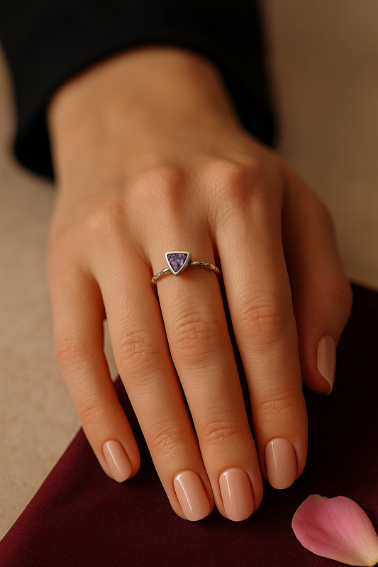 Anello fedina in argento 925 con cristallo viola a brillante