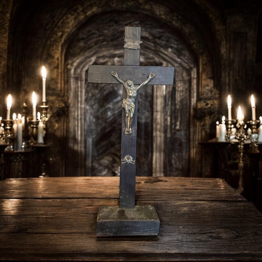 Antica croce di fattura italiana, prima metà ‘800, con teschio