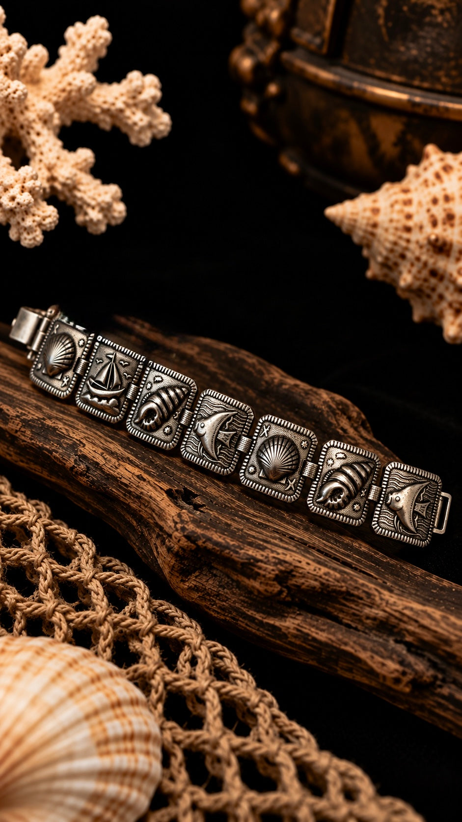 Bracciale placcato argento francese anni ‘60 con decorazioni a tema marino