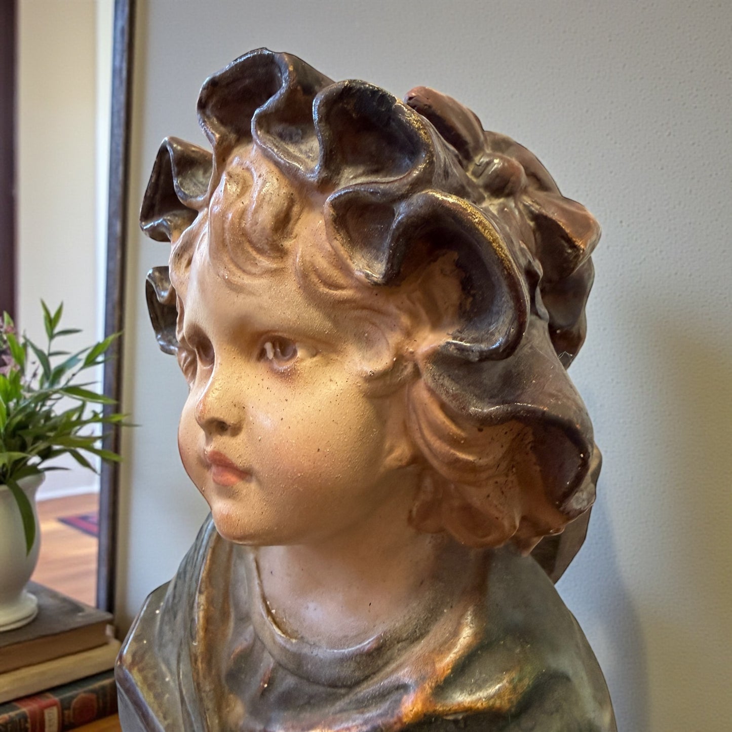 Antico busto in gesso dipinto, fine ‘800, firmato, personificazione Lorraine