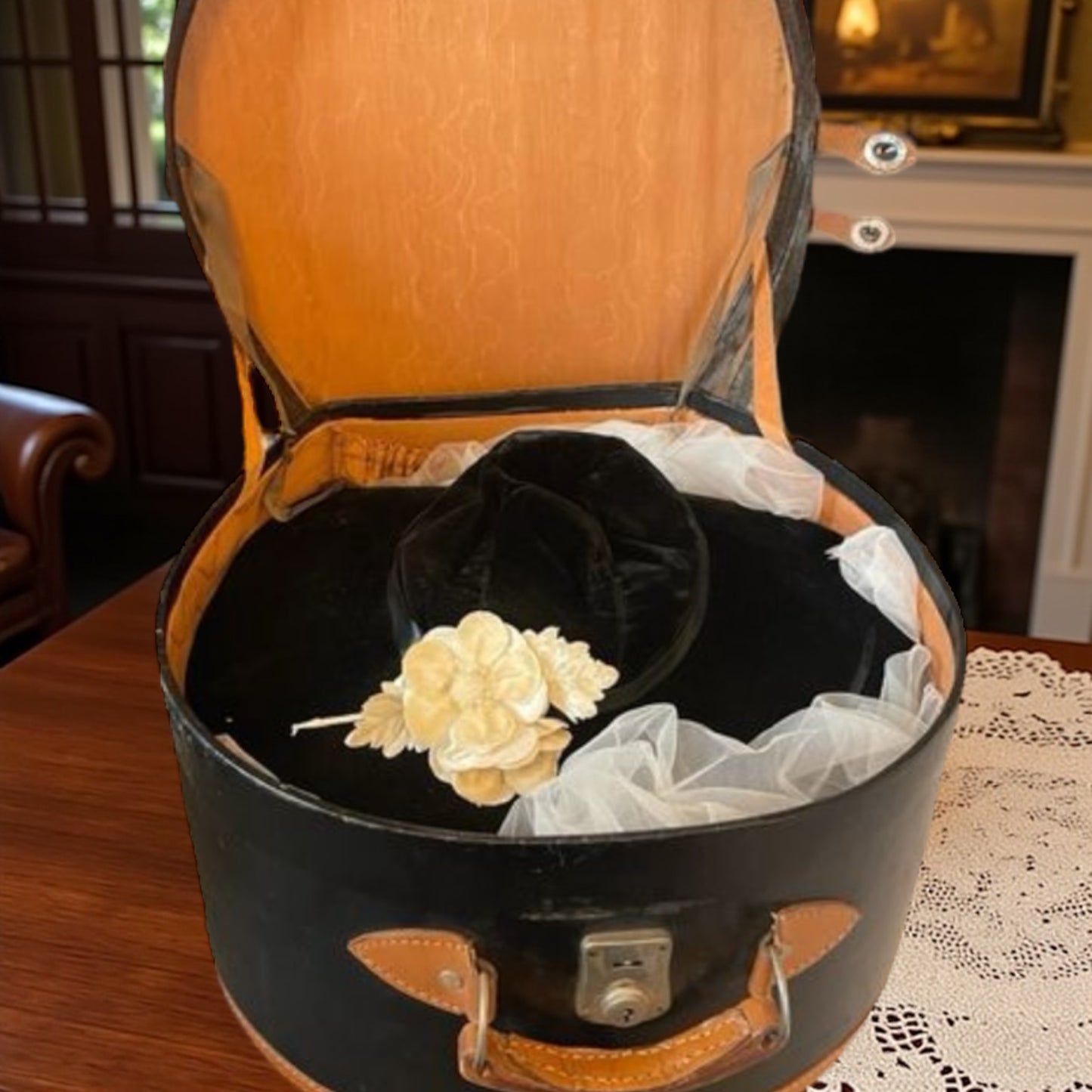 Elegante cappello anni 30 da cerimonia con cappelliera da viaggio originale