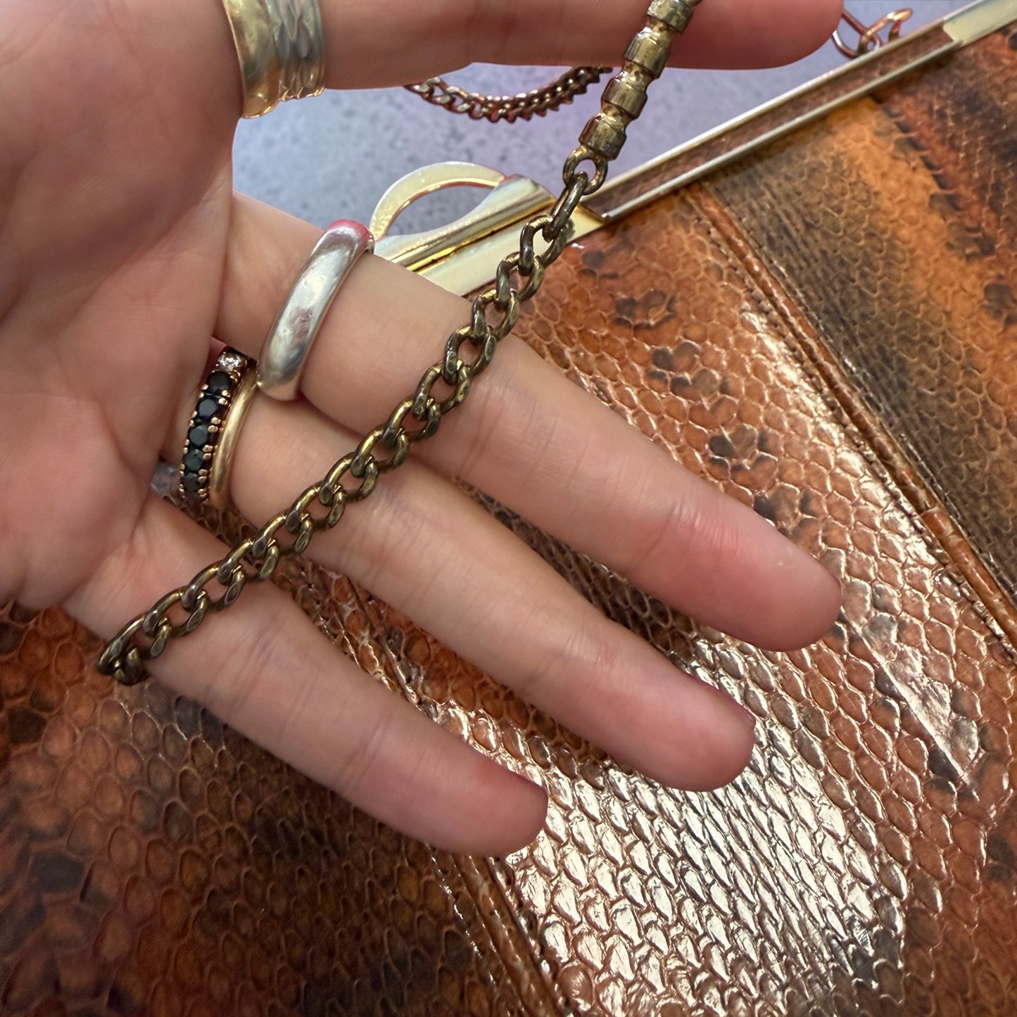 Clutch bag effetto rettile con catenella, vintage originale fine anni ‘50 - primi ‘60