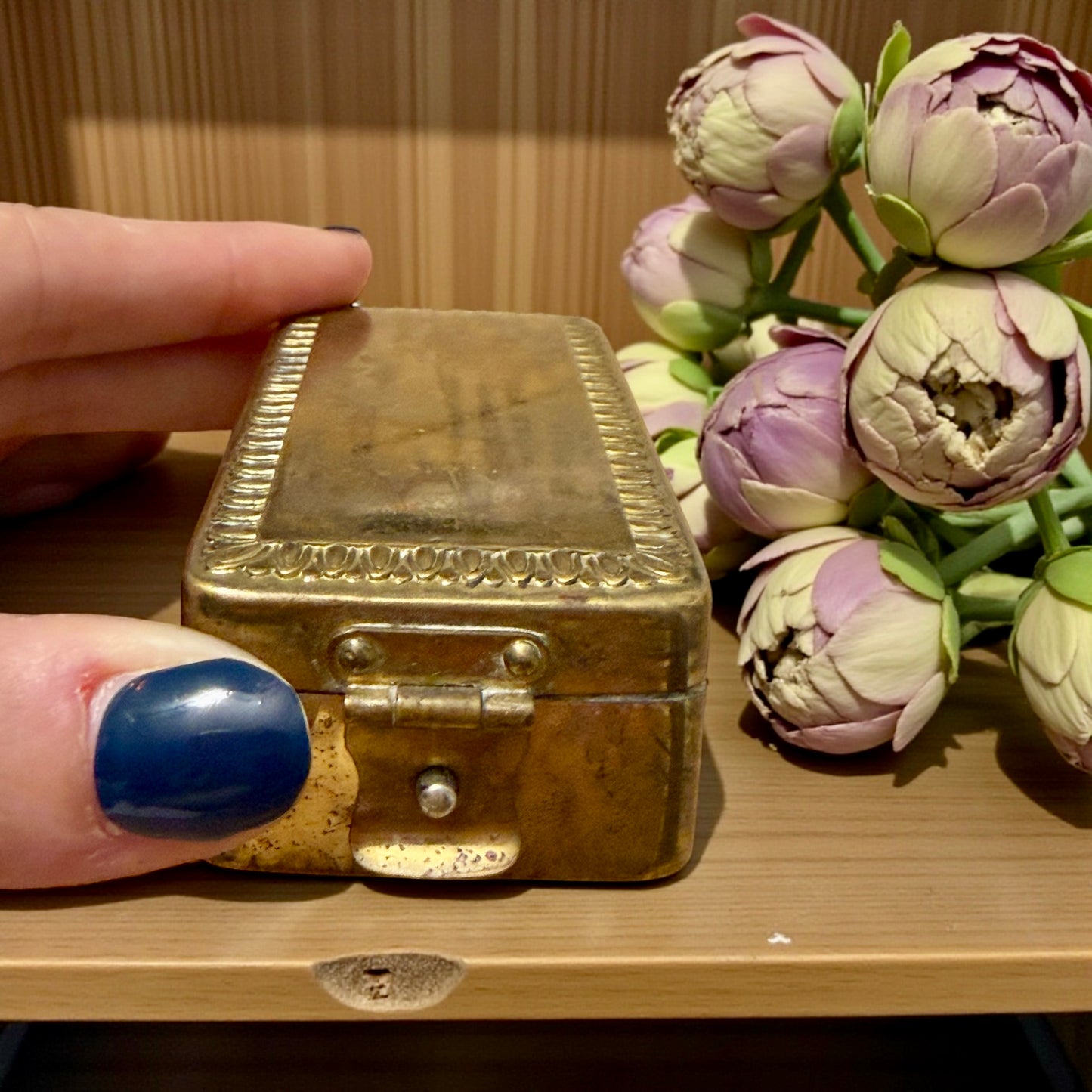 Scatola da barba primo ‘900, ottone e vaschetta in ceramica per crema da rasatura