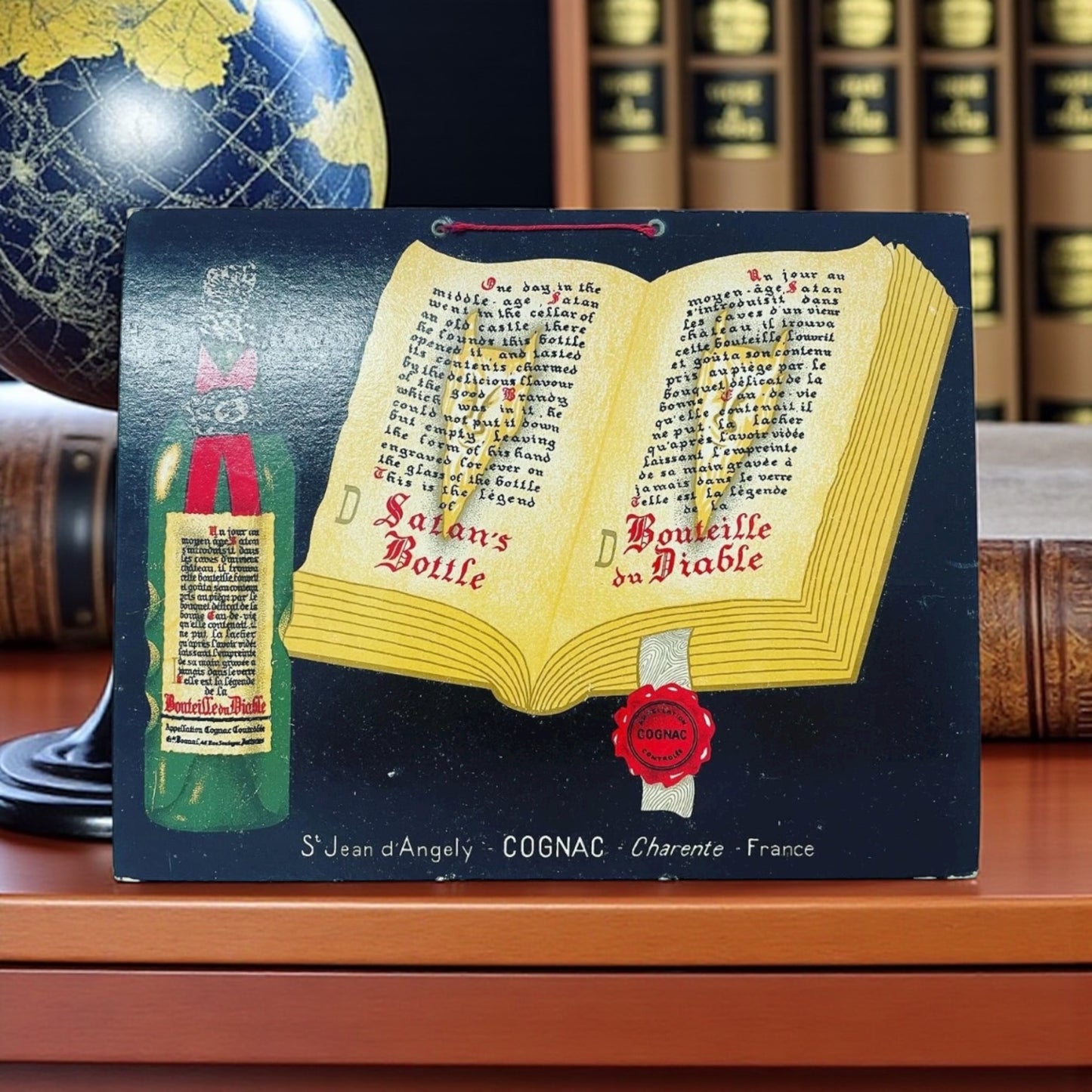 Insegna cartonata pubblicitaria anni ‘40 “Cognac del Diavolo” o Bouteille du Diable