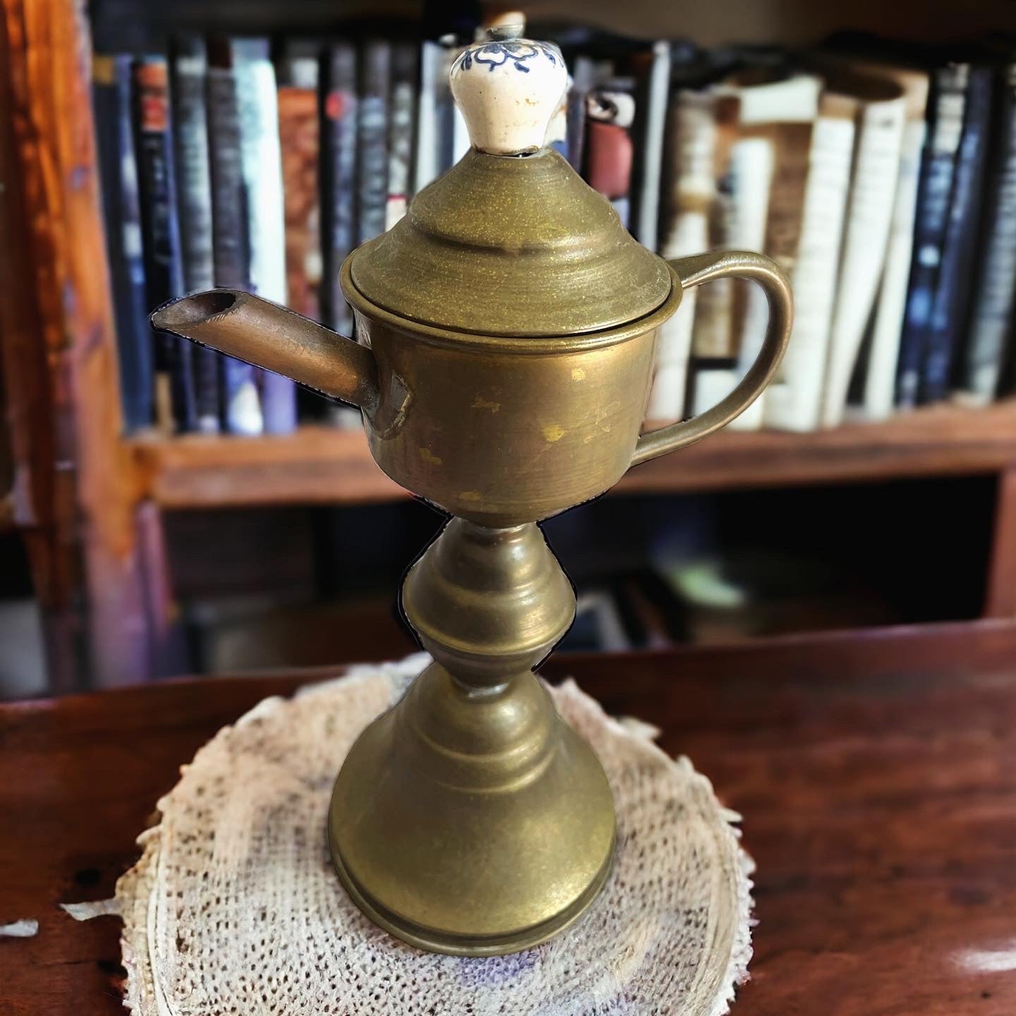 Antique Snotneus Lamp